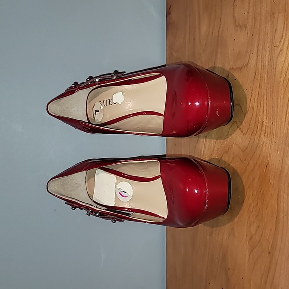 GUESS Red Patent Round-Toe Heels SZ 7 - Picture 3 of 8
